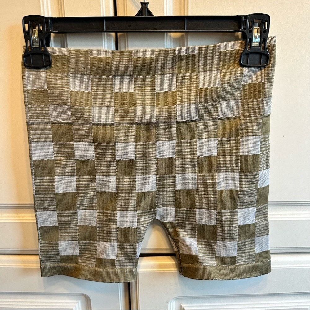 Women’s Athletic Checkered Bike Shorts — Olive & gray, Size: M
